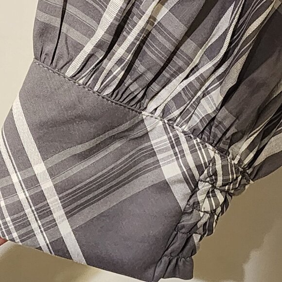 Chico's size 1  /  8 button down long sleeve collared shirt blouse - Picture 4 of 12